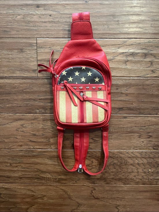 Montana West Handbags - Montana West American Pride Convertible Sling Backpack